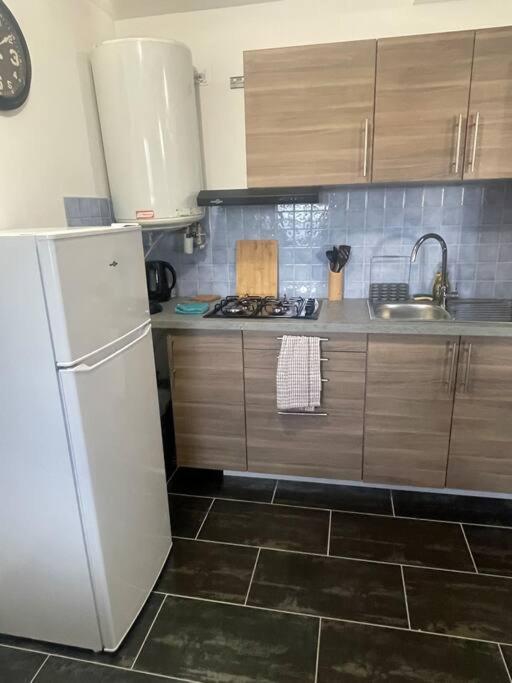 L8 - Villiers-Le-Bel Proche Roissy & Paris Appartement Buitenkant foto